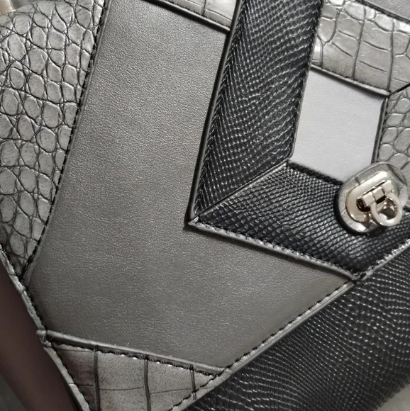 Color Block Pattern Purse - Picture 5 of 13